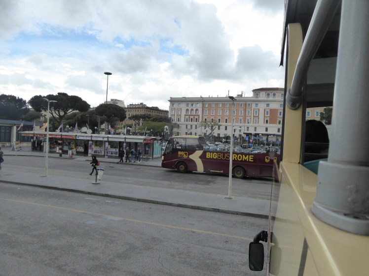 Rome hop-on-hop-off tourist buses