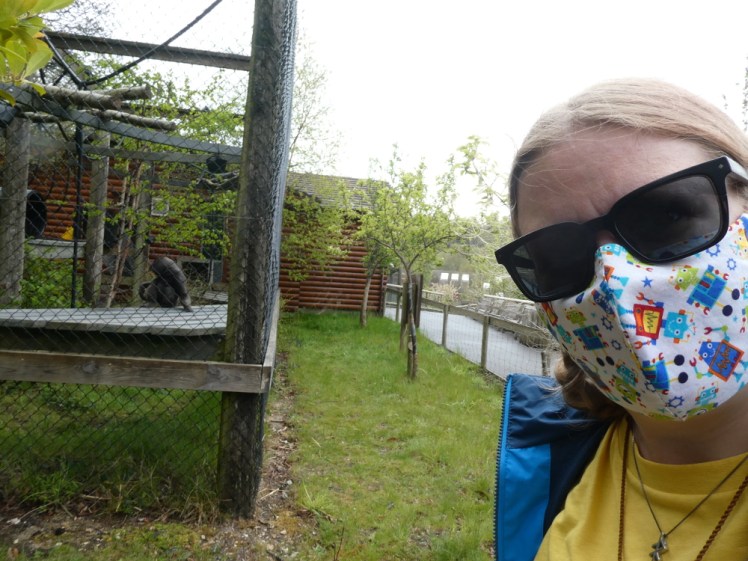 Selfie with Fox, the mueller's gibbon