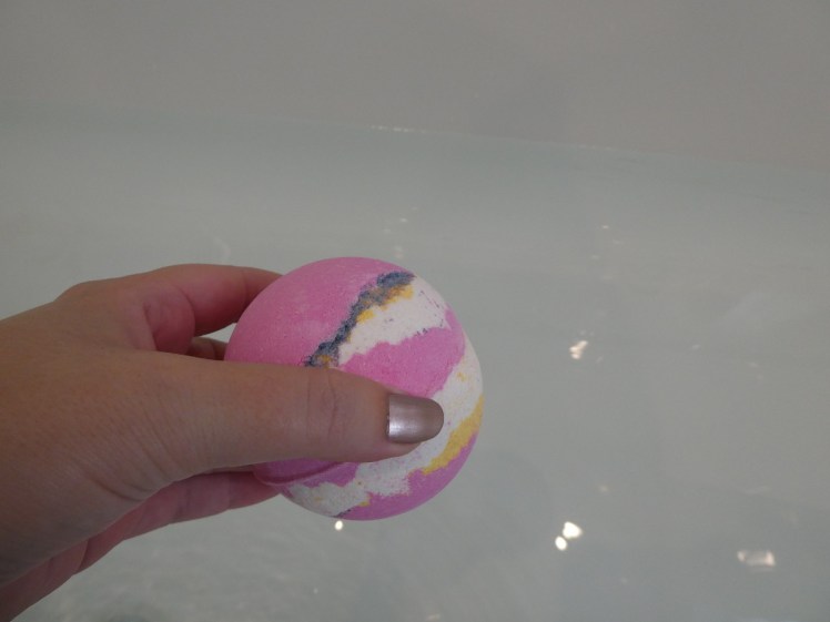 Marshmallow World bath bomb