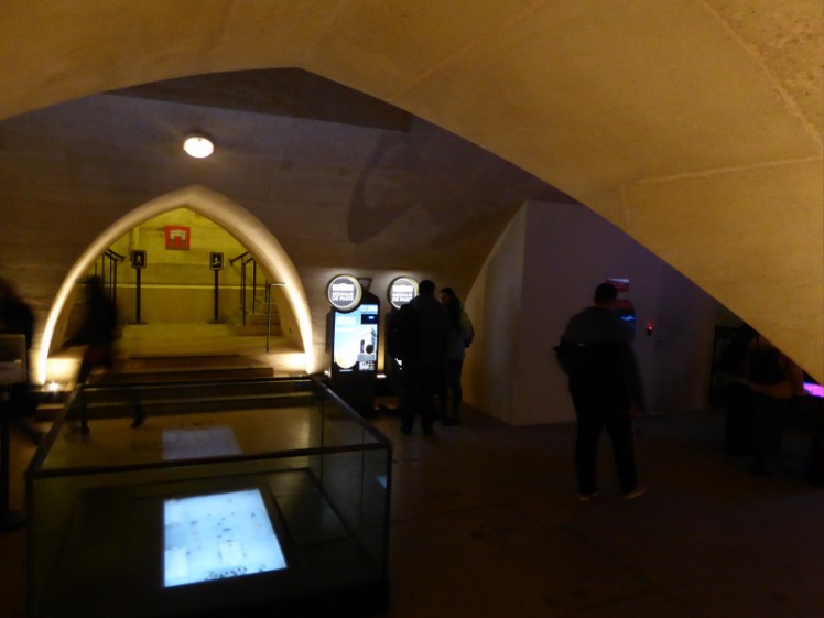 Mezzanine inside Arc de Triomphe