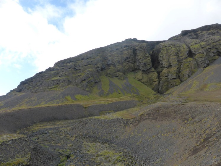 Rauðfeldsgjá - the entrance