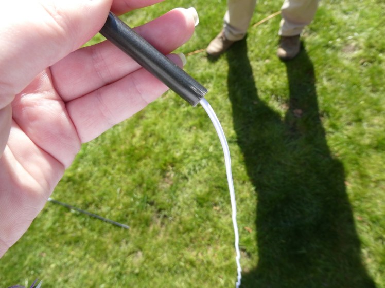 Threading the elastic directly through the poles