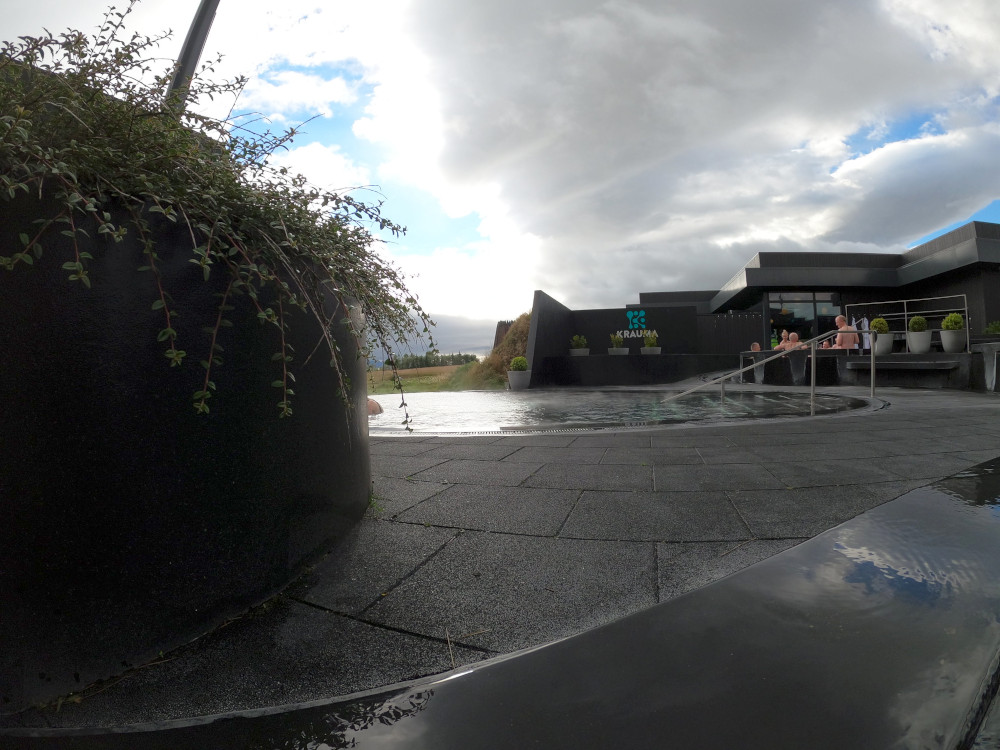 Taken from the shallow cooler pot at the front left - overlooking the deeper pot that looks out of the front. Behind that is a hotter raised pot and behind that, the square building housing the changing rooms and restaurant.