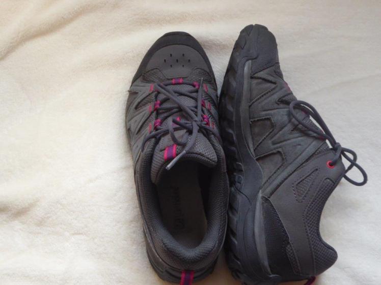 Fringe essentials: comfortable walking shoes