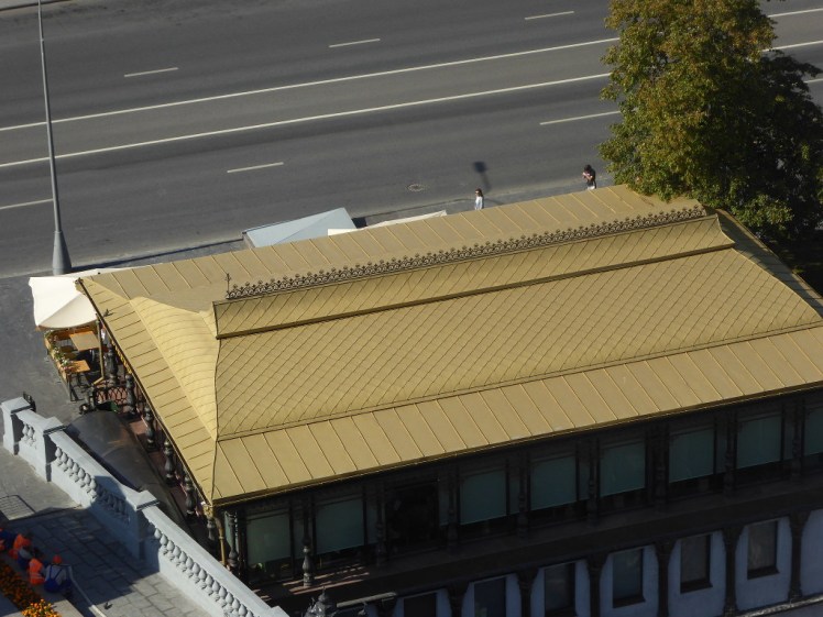 Don't try to get a drink here - they're ever so polite but don't actually serve you