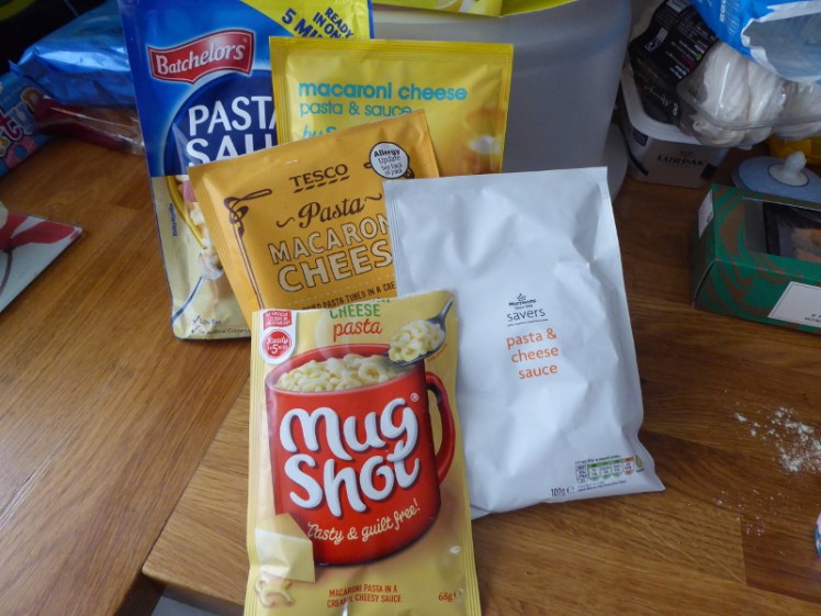 Dried pasta & cheese packets