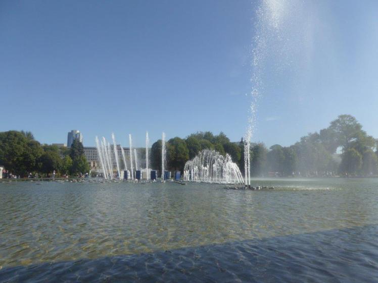 Gorky Park dancing fountains from the side