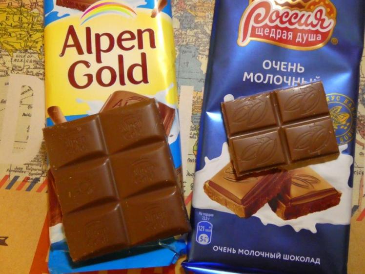 Alpen Gold and Rossiya chocolate: chocolate colour comparison