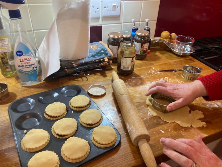 Making mince pies