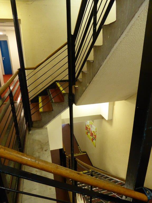 Euro Hostel Edinburgh/Kincaid's Court staircase