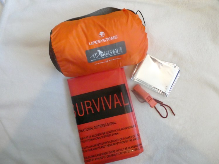 Survival kit: emergency shelter, emergency bag, silver blanket & whistle