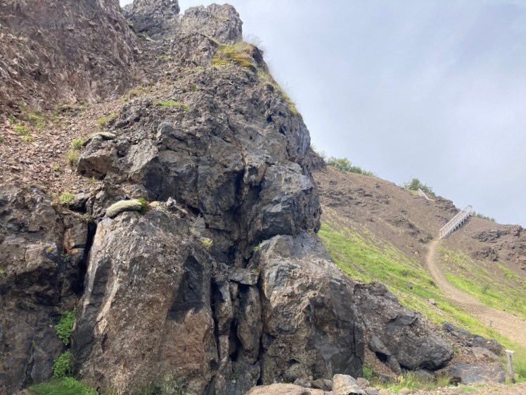 A bit of the canyon wall, which is shiny obsidian when you get close enough to have a proper look at it.
