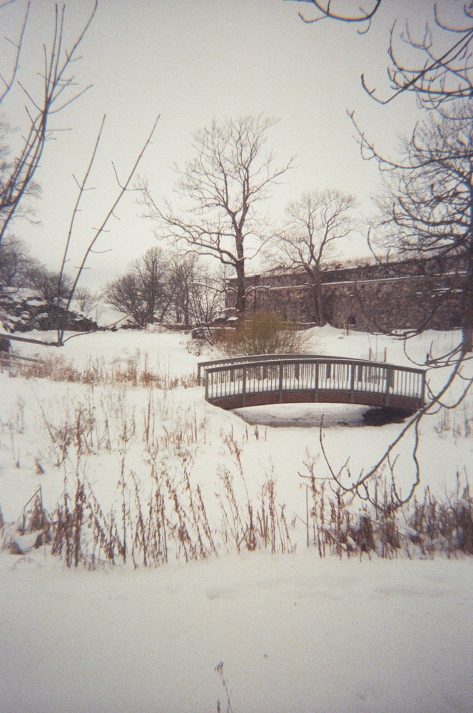 A nice fairytale bridge in a bit of rural Suomenlinna, which is just a Christmas cake of a snow scene right now.