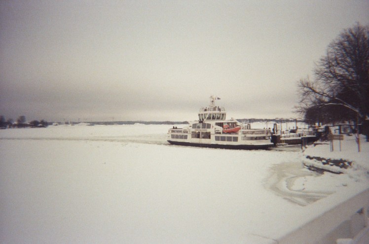 The Suomenlinna ferry tied up at the jetty on Suomenlinna, waiting to depart.