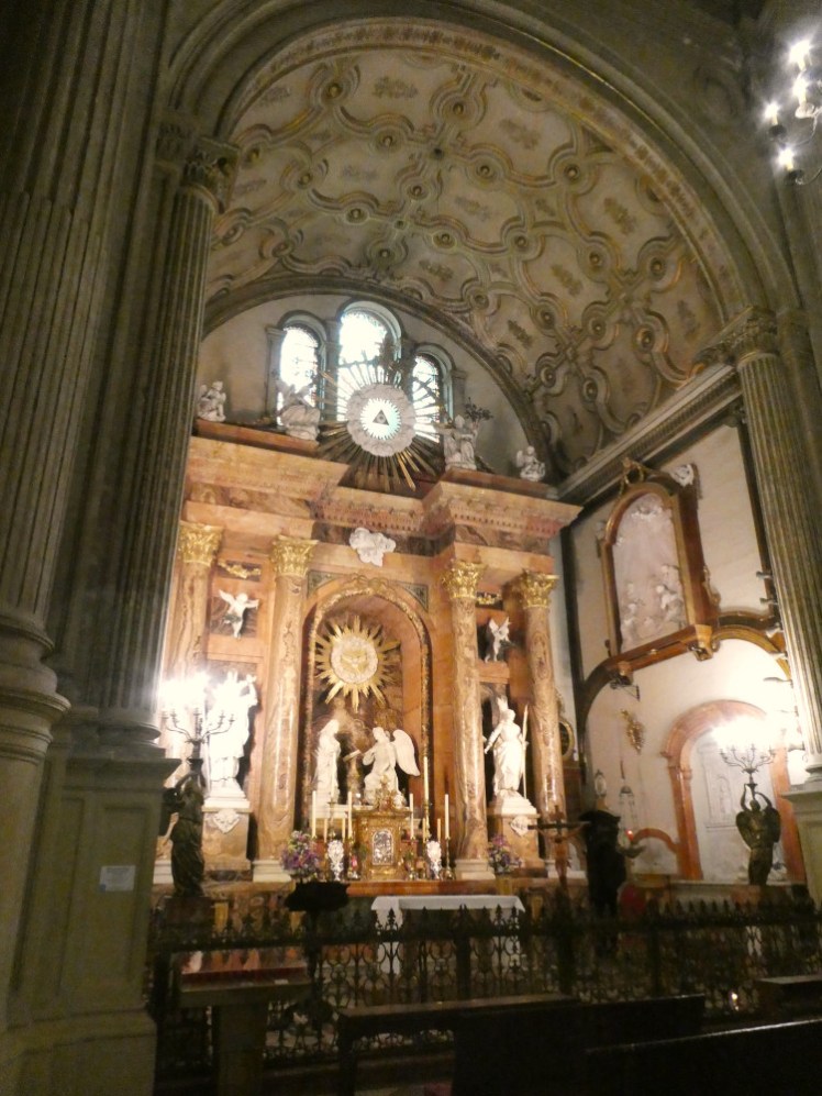 One of the chapels in the ambulatory, tucked away inside a very decorative arch.